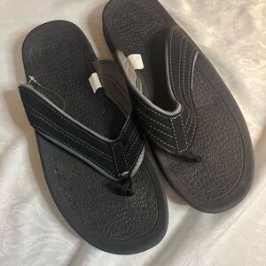 New Men's Black Flip Flops size 10/11